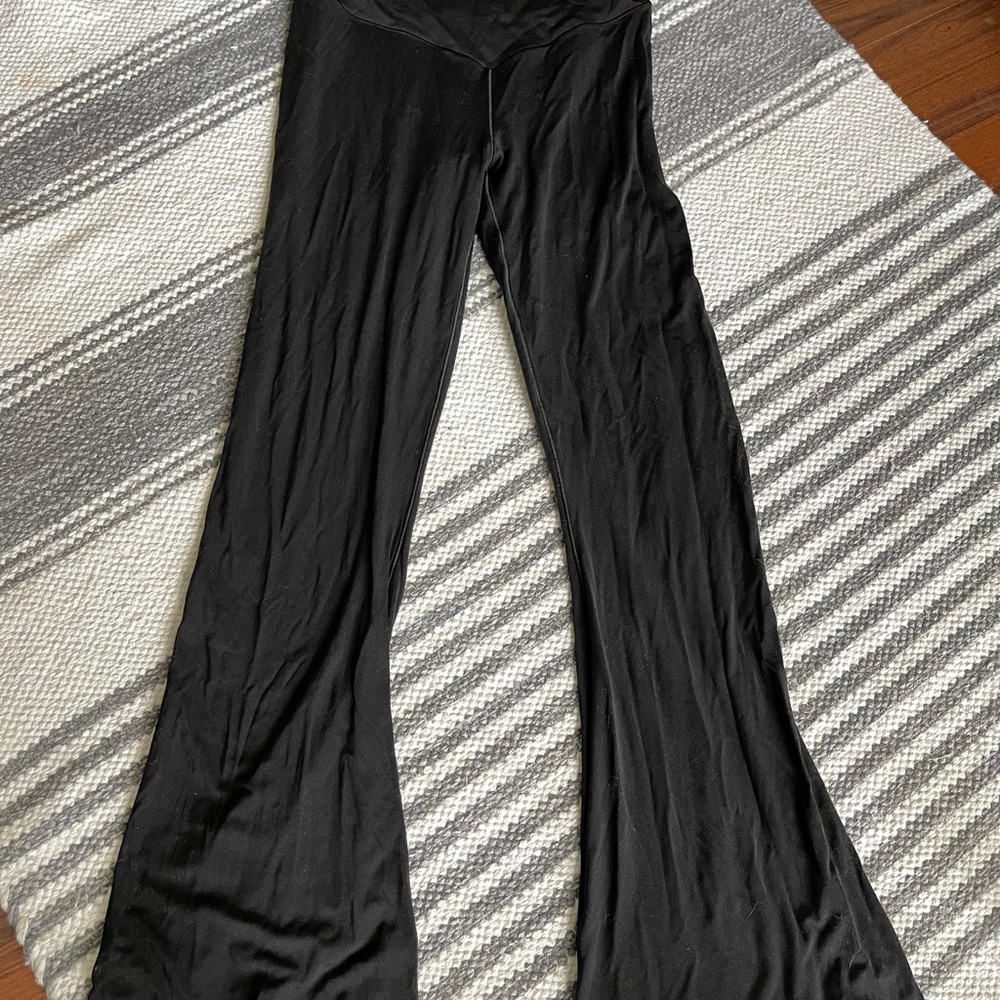 aerie crossover flare leggings